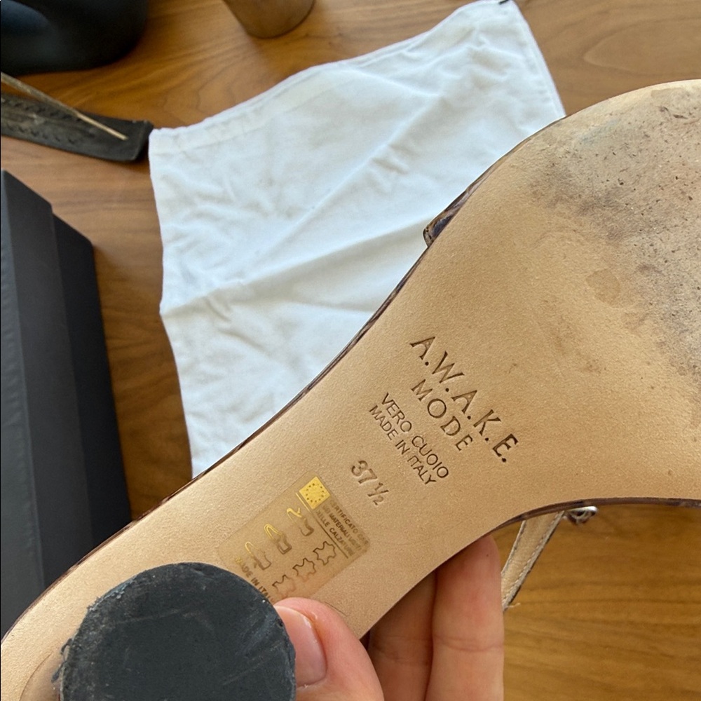 A.W.A.K.E. MODE Brown Croc-Embossed Ankle-Strap Block Heels - Picture 7 of 11
